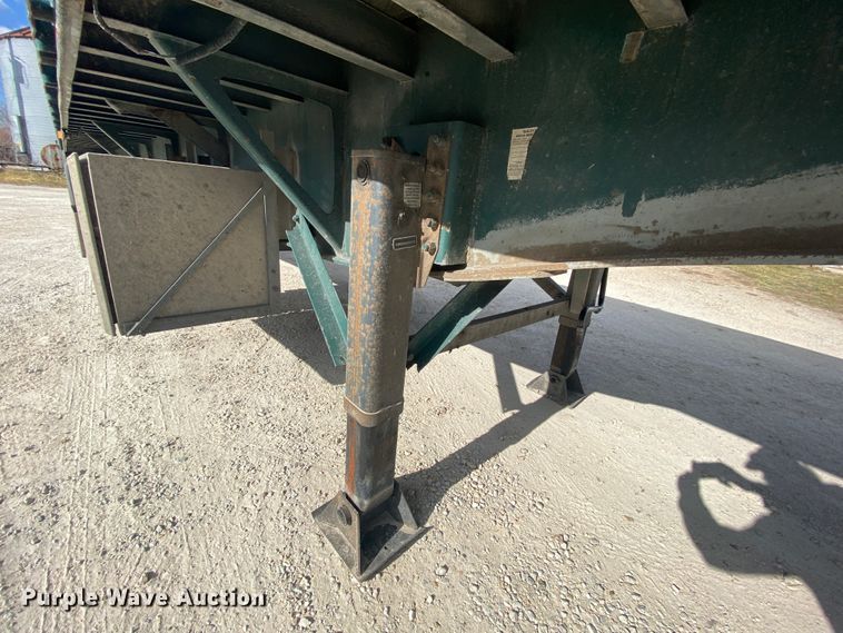 image for item EL9701 2005 Cheetah flatbed trailer