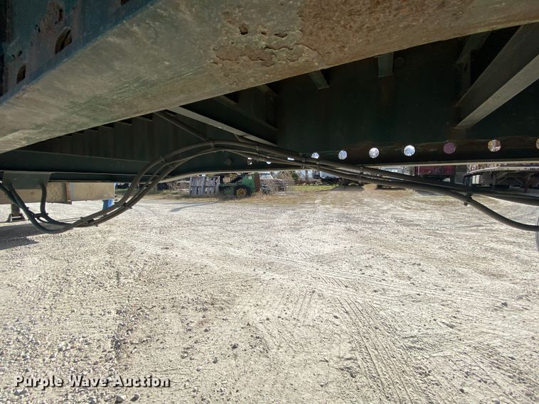 image for item EL9701 2005 Cheetah flatbed trailer