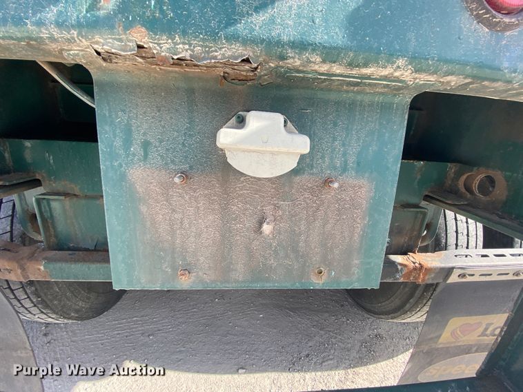 image for item EL9701 2005 Cheetah flatbed trailer