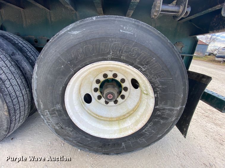 image for item EL9701 2005 Cheetah flatbed trailer