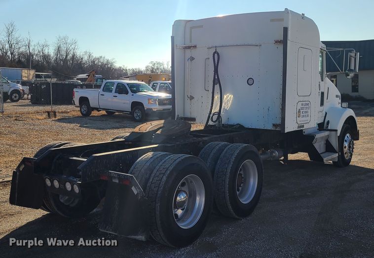 image for item FW9625 2005 Kenworth T800  semi truck