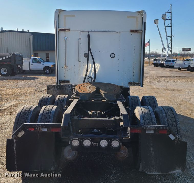 image for item FW9625 2005 Kenworth T800  semi truck