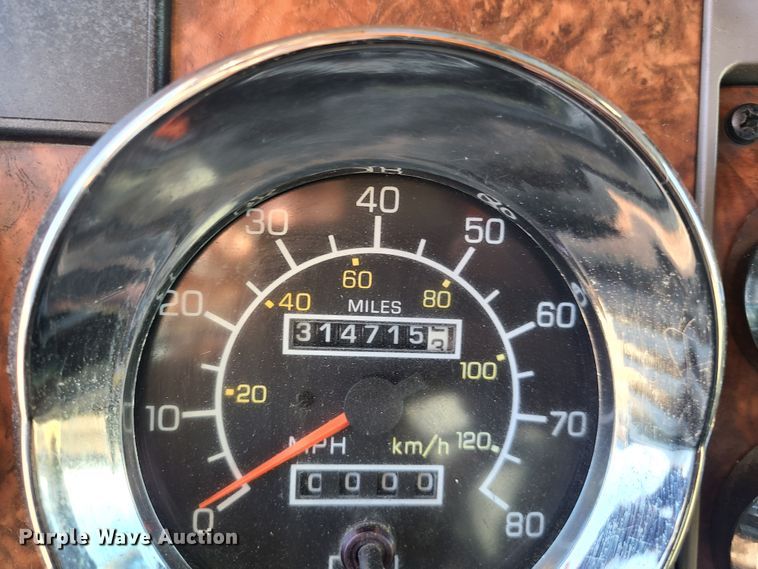 image for item FW9625 2005 Kenworth T800  semi truck