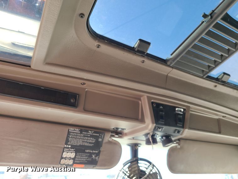 image for item FW9625 2005 Kenworth T800  semi truck