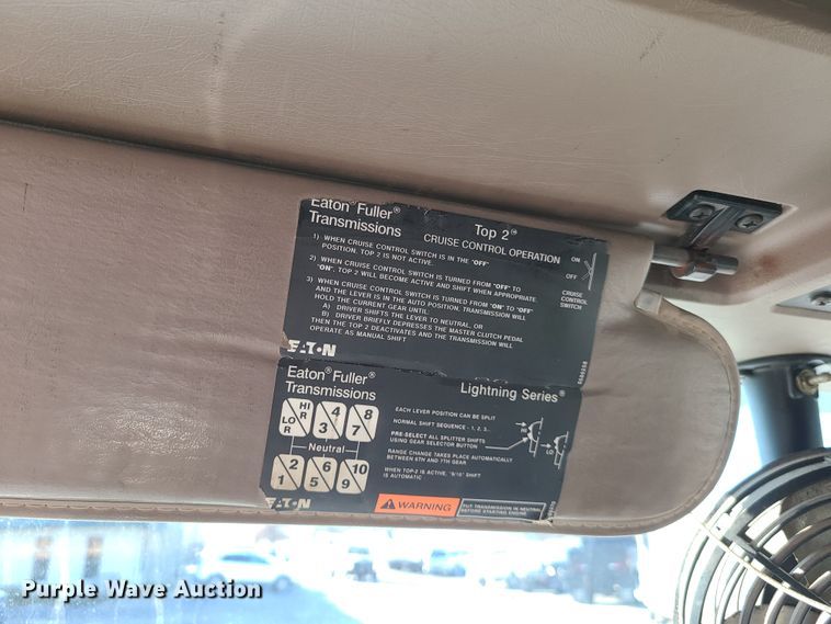 image for item FW9625 2005 Kenworth T800  semi truck