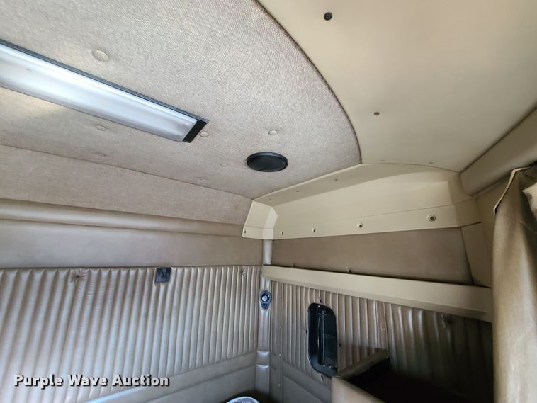 image for item FW9625 2005 Kenworth T800  semi truck