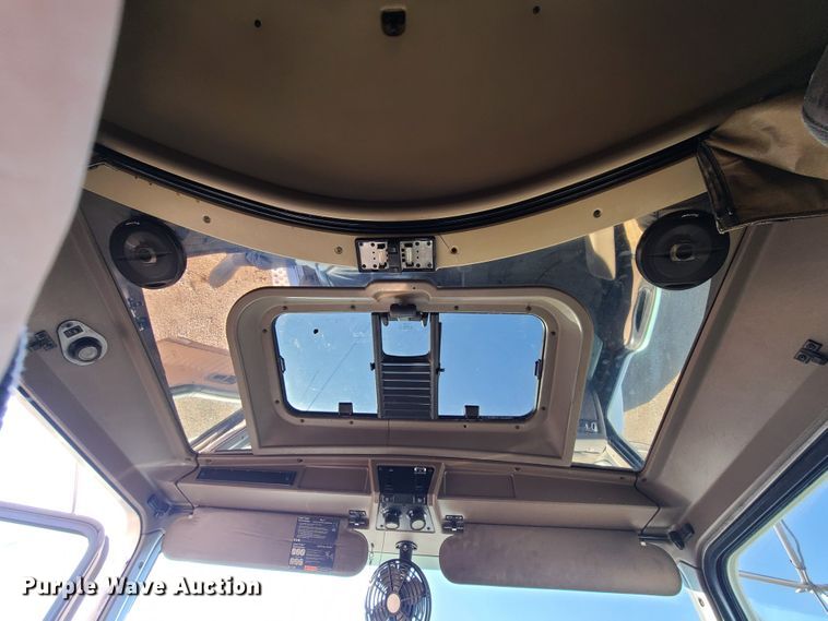 image for item FW9625 2005 Kenworth T800  semi truck