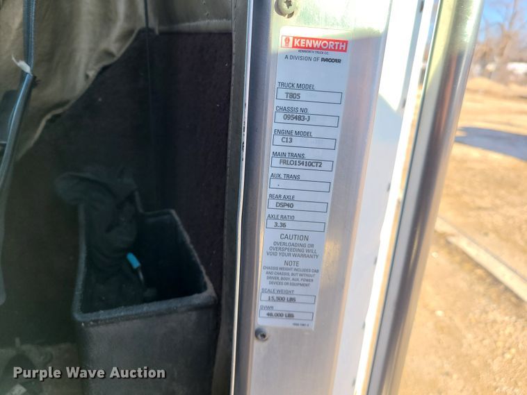image for item FW9625 2005 Kenworth T800  semi truck