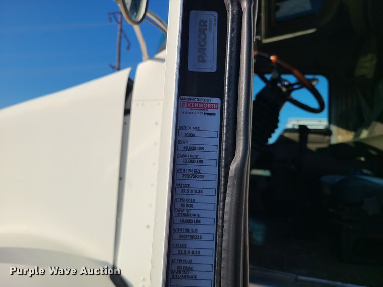 image for item FW9625 2005 Kenworth T800  semi truck