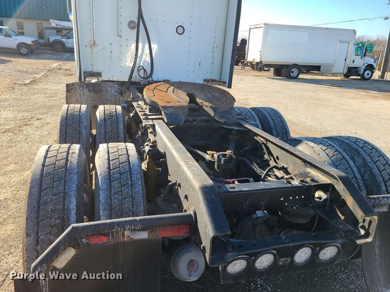 image for item FW9625 2005 Kenworth T800  semi truck