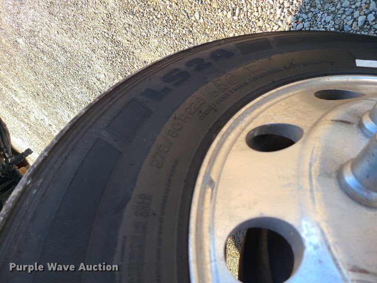 image for item FW9625 2005 Kenworth T800  semi truck