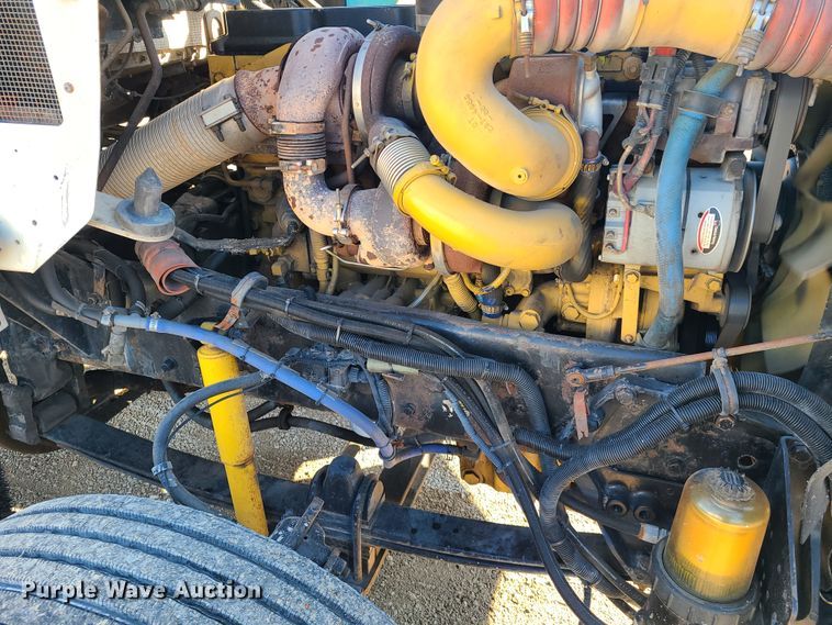 image for item FW9625 2005 Kenworth T800  semi truck