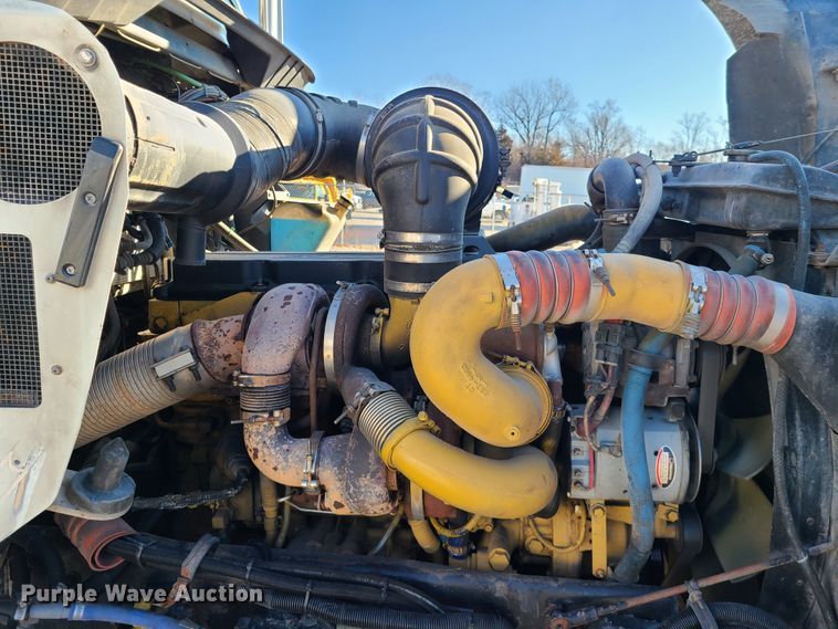 image for item FW9625 2005 Kenworth T800  semi truck