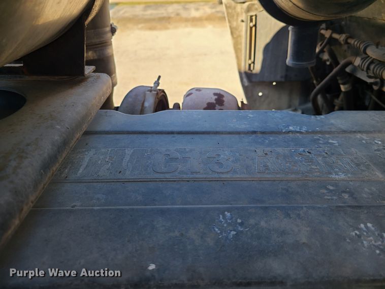 image for item FW9625 2005 Kenworth T800  semi truck