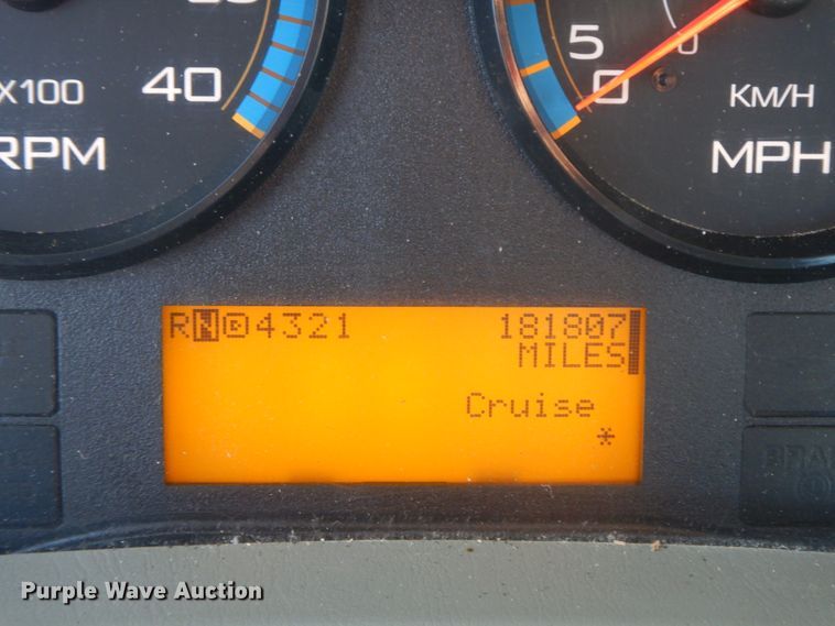 image for item GK9683 2009 International DuraStar 4400  truck cab and chassis