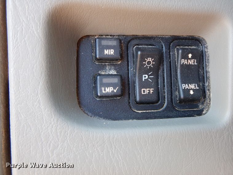 image for item GK9683 2009 International DuraStar 4400  truck cab and chassis