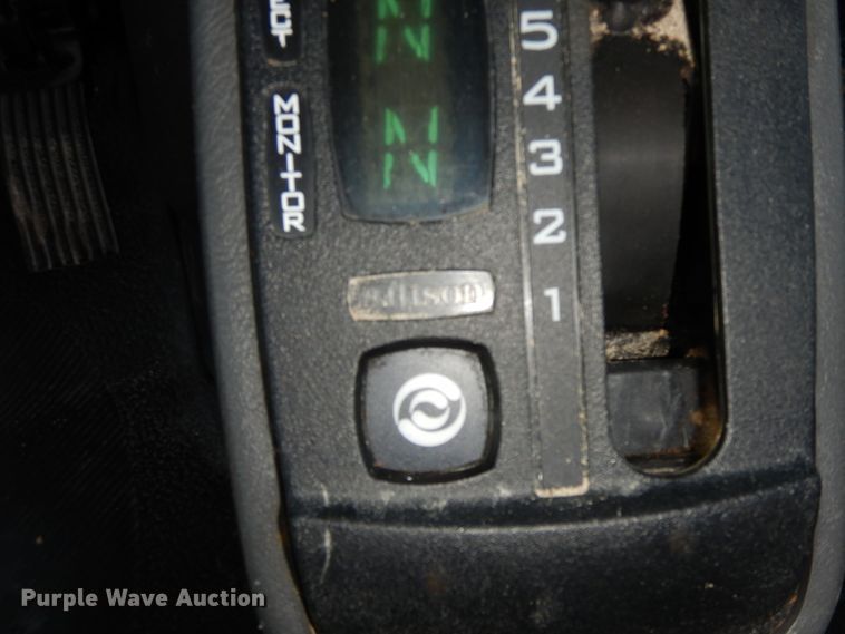 image for item GK9683 2009 International DuraStar 4400  truck cab and chassis