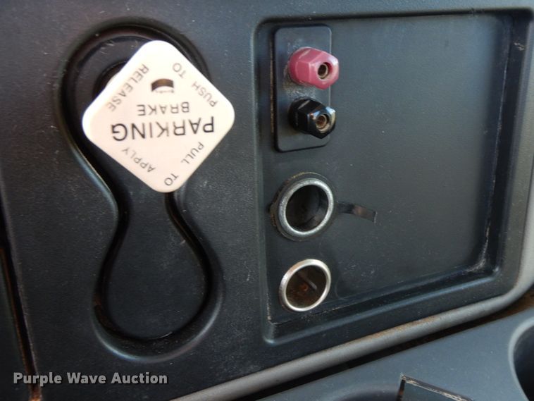 image for item GK9683 2009 International DuraStar 4400  truck cab and chassis