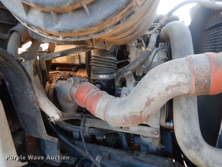 image for item GK9683 2009 International DuraStar 4400  truck cab and chassis