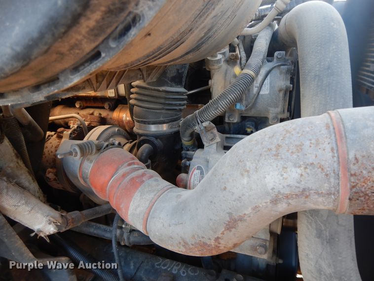 image for item GK9683 2009 International DuraStar 4400  truck cab and chassis