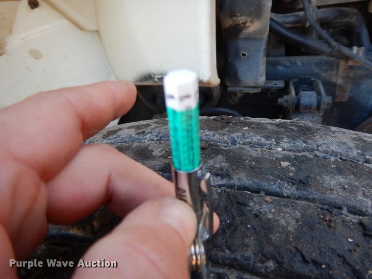 image for item GK9683 2009 International DuraStar 4400  truck cab and chassis