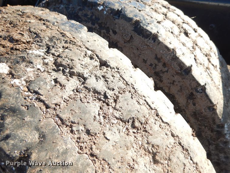 image for item GK9683 2009 International DuraStar 4400  truck cab and chassis