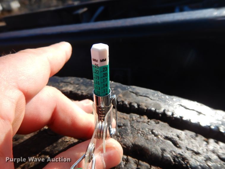 image for item GK9683 2009 International DuraStar 4400  truck cab and chassis