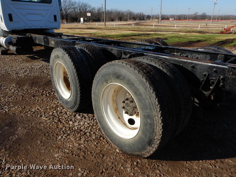 image for item GK9683 2009 International DuraStar 4400  truck cab and chassis