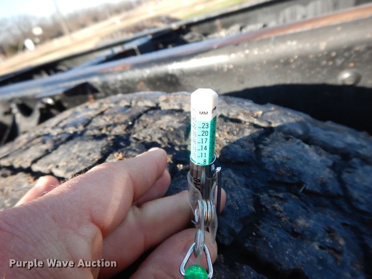 image for item GK9683 2009 International DuraStar 4400  truck cab and chassis