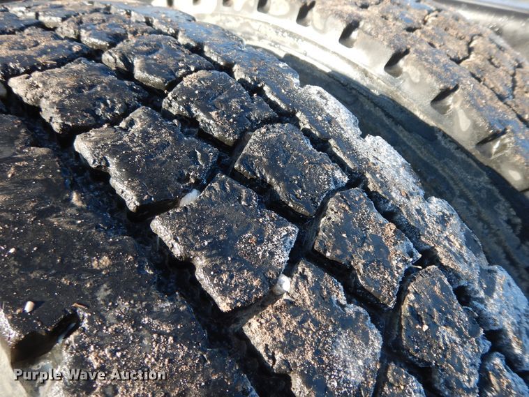 image for item GK9683 2009 International DuraStar 4400  truck cab and chassis