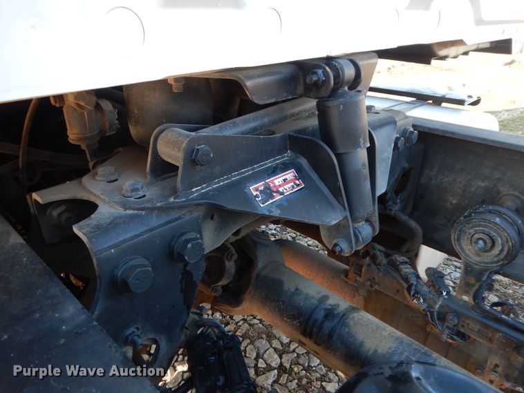 image for item GK9683 2009 International DuraStar 4400  truck cab and chassis