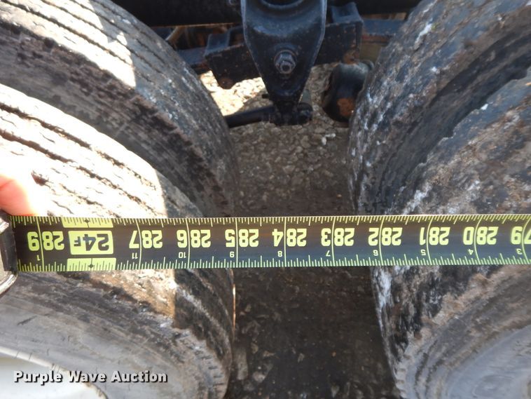 image for item GK9683 2009 International DuraStar 4400  truck cab and chassis