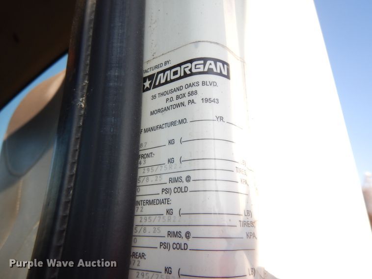 image for item GK9683 2009 International DuraStar 4400  truck cab and chassis