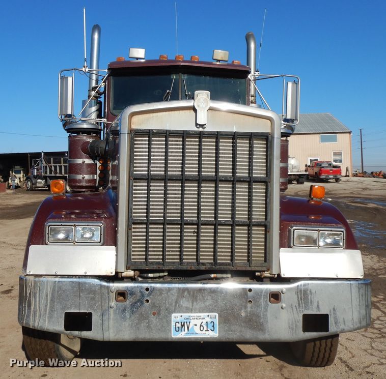 image for item GK9688 1993 Kenworth W900  semi truck