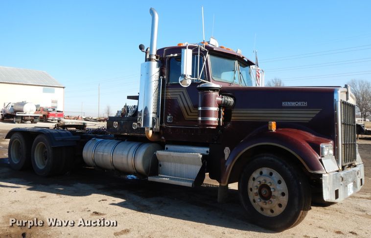 image for item GK9688 1993 Kenworth W900  semi truck