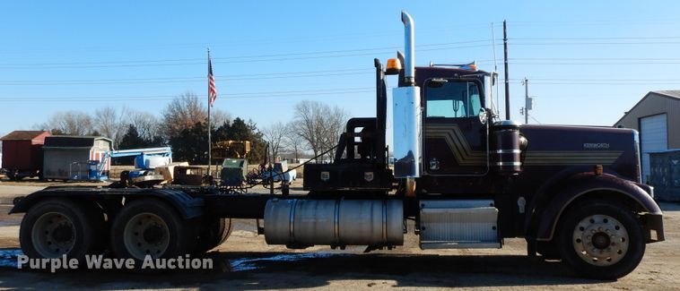 image for item GK9688 1993 Kenworth W900  semi truck