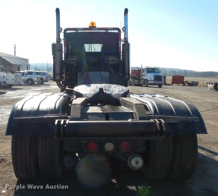 image for item GK9688 1993 Kenworth W900  semi truck