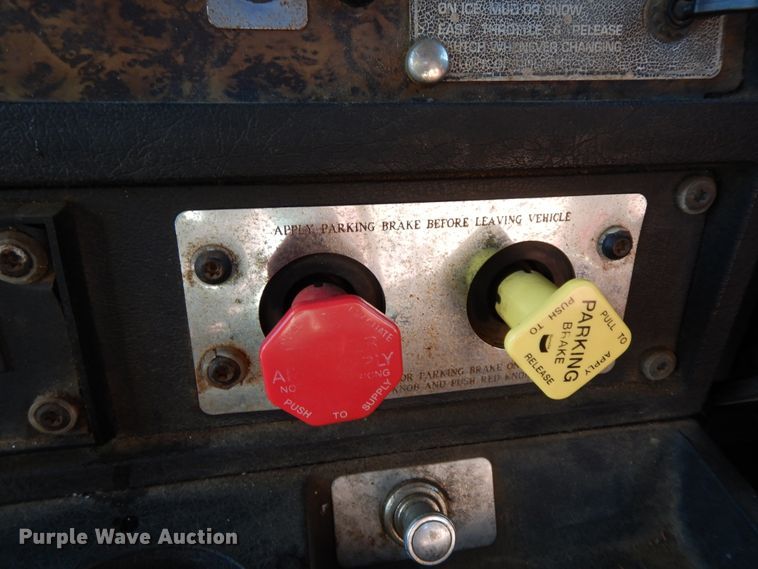 image for item GK9688 1993 Kenworth W900  semi truck