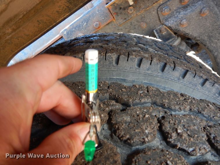 image for item GK9688 1993 Kenworth W900  semi truck