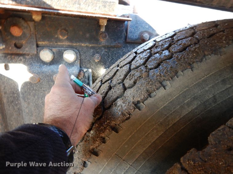 image for item GK9688 1993 Kenworth W900  semi truck