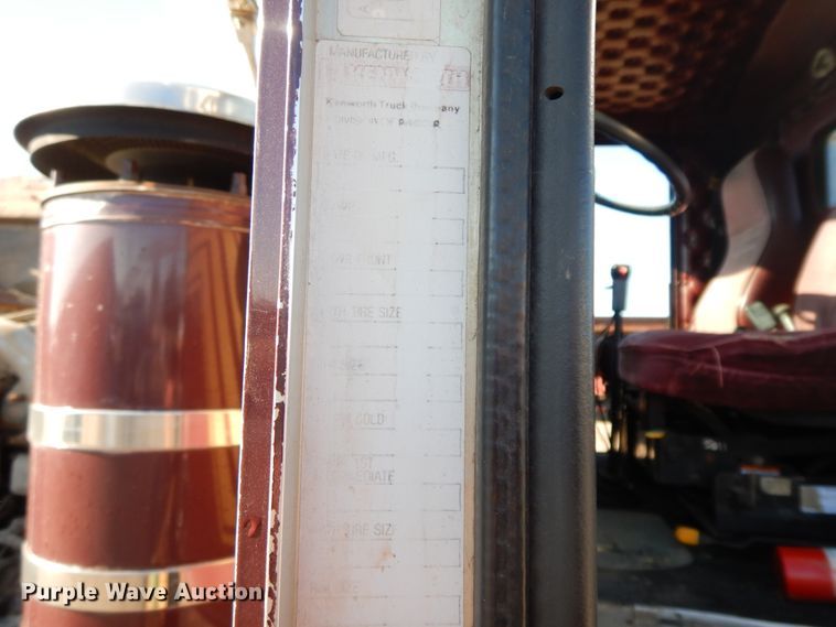 image for item GK9688 1993 Kenworth W900  semi truck