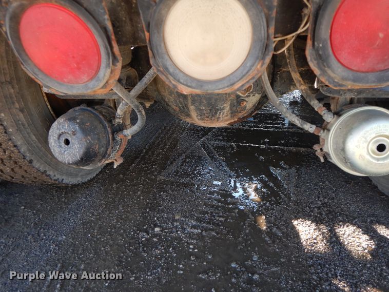 image for item GK9688 1993 Kenworth W900  semi truck