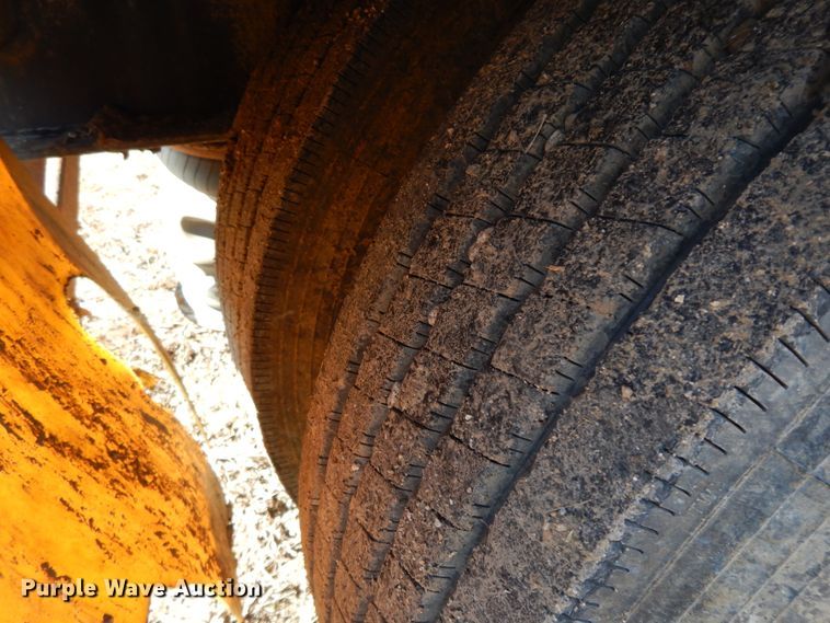 image for item GK9689 2003 SHBO STDK drop deck equipment trailer