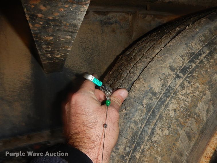 image for item GK9689 2003 SHBO STDK drop deck equipment trailer