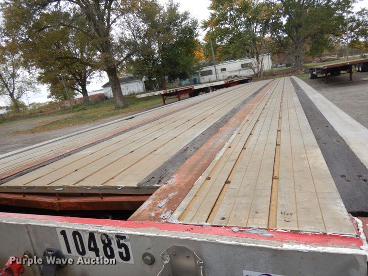 image for item HD9105 1995 Wilson CF-900 flatbed trailer