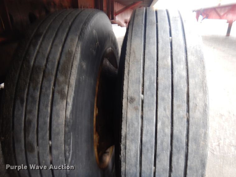 image for item HD9105 1995 Wilson CF-900 flatbed trailer