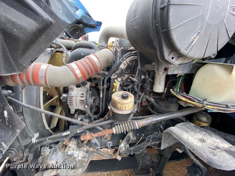 image for item HR9284 2012 Kenworth T700  semi truck