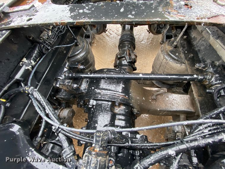 image for item HR9284 2012 Kenworth T700  semi truck