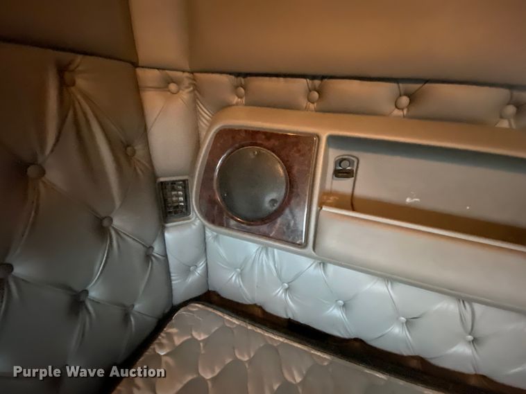 image for item HR9285 2012 Kenworth T700  semi truck