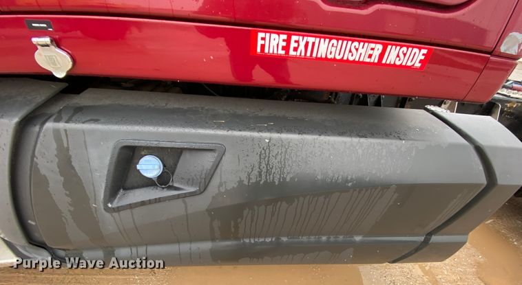 image for item HR9285 2012 Kenworth T700  semi truck